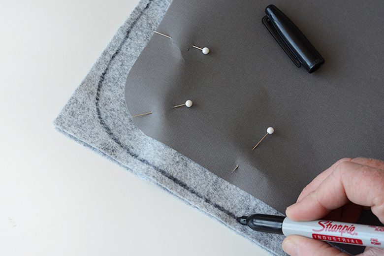 Trace the seat pattern onto the felt.