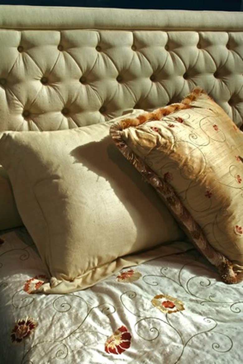 How to Make Twin Beds Look Like a Sofa Hunker