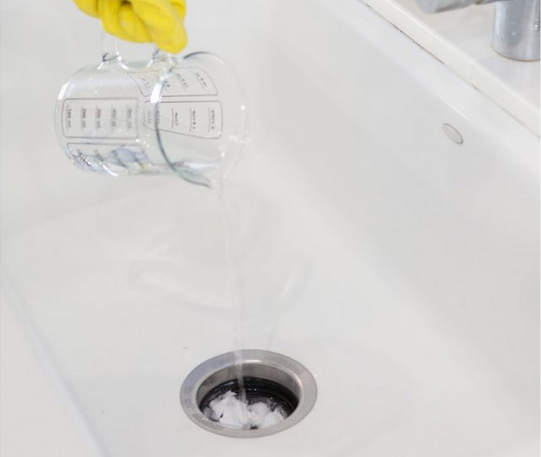 white vinegar in drain