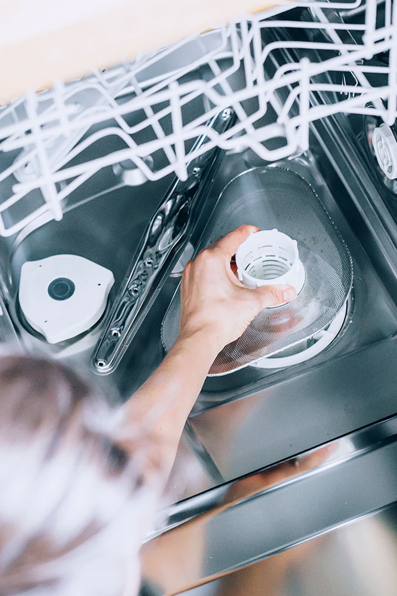 How to clean a dishwasher filter