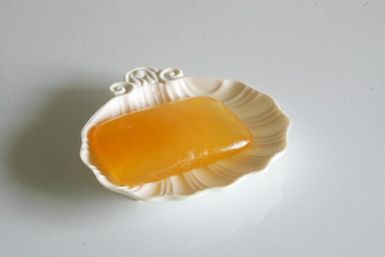 How to Remove Enamel Paint From Skin Hunker