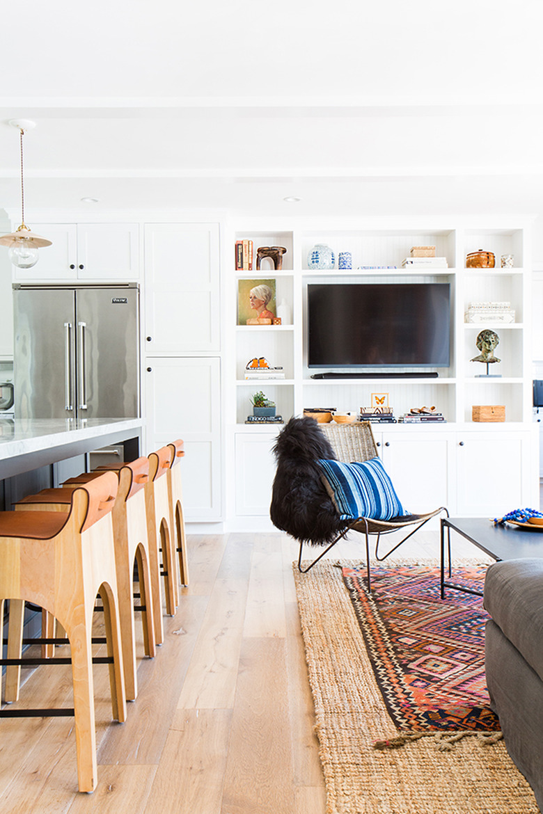 How to Style a Bookshelf