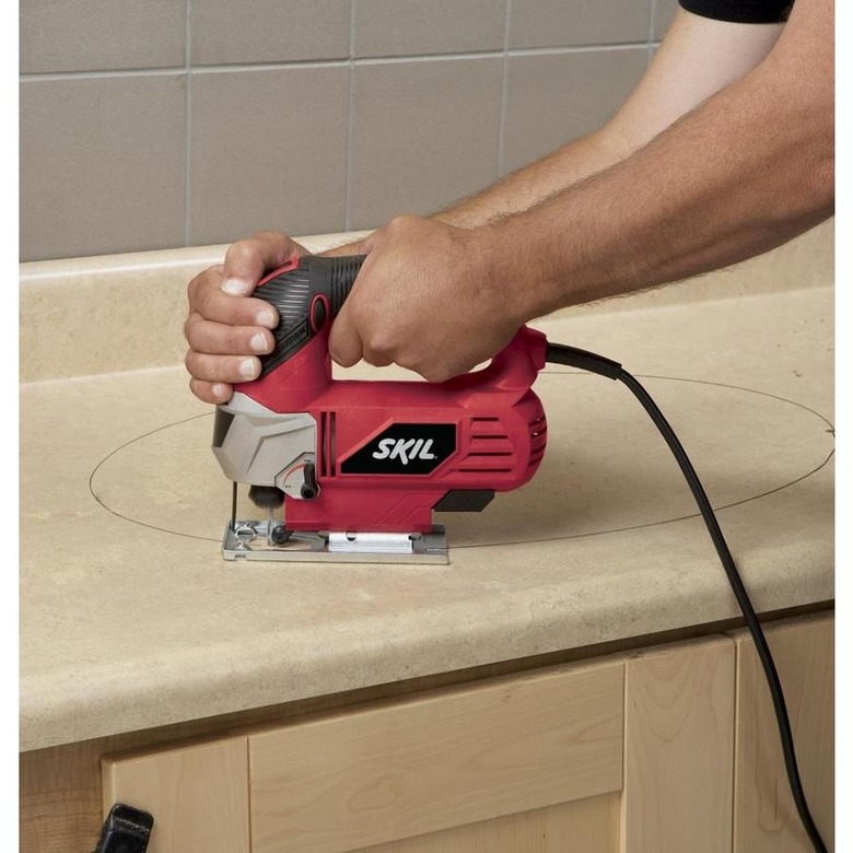 Jigsaw cutting countertop