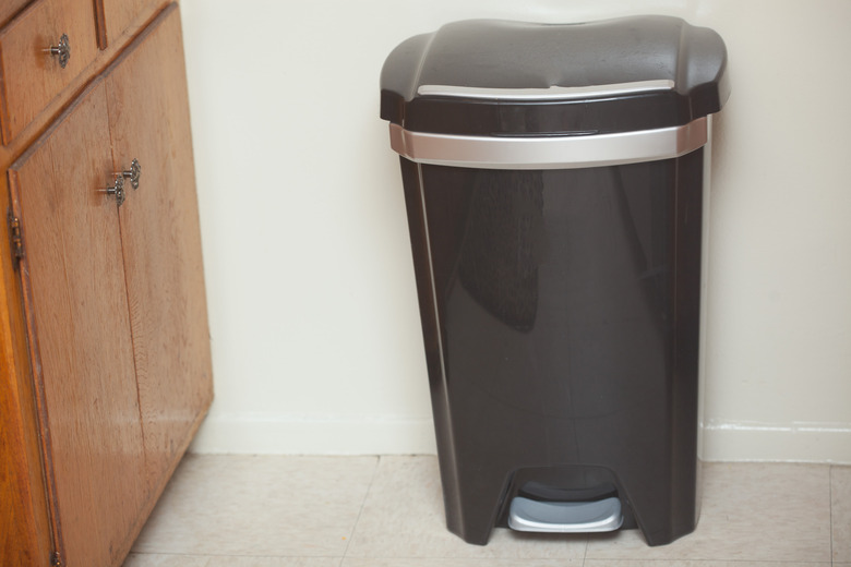 Kitchen trash can