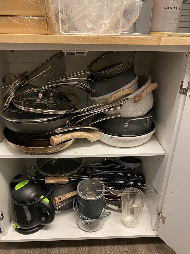 Before using Adjustable Pot Lid Organizer