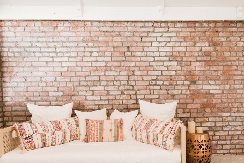 The daybed in Hotel Kim Sing