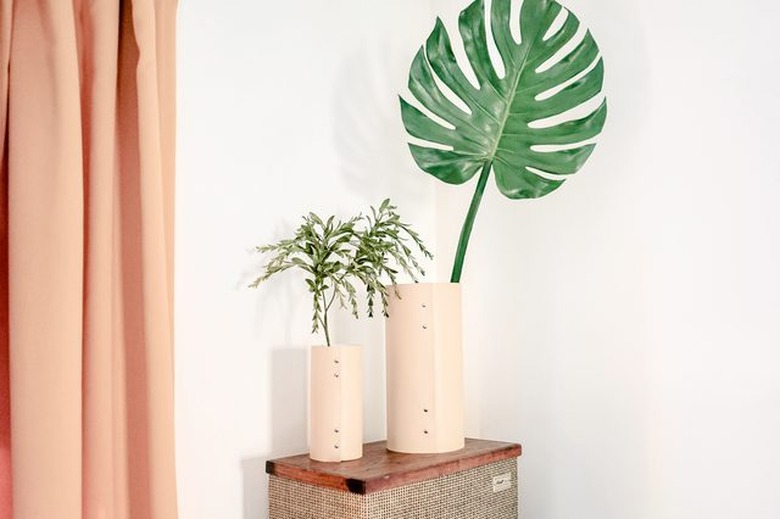 This DIY leather vase does not look homemade