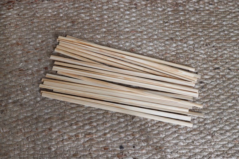 15 moulding pieces cut to 21 1/16 inches