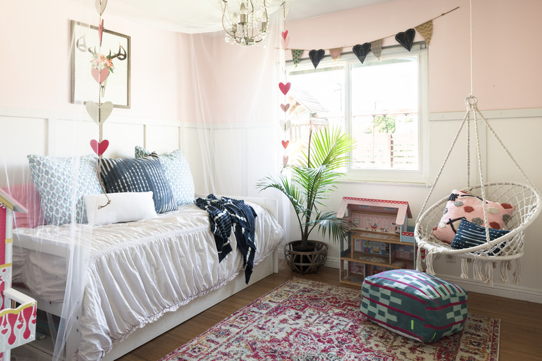 Bedroom with plant and boho decor