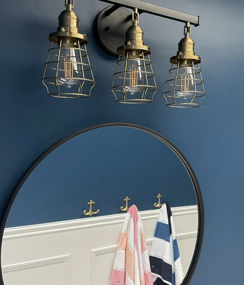 kids bathroom with nautical theme