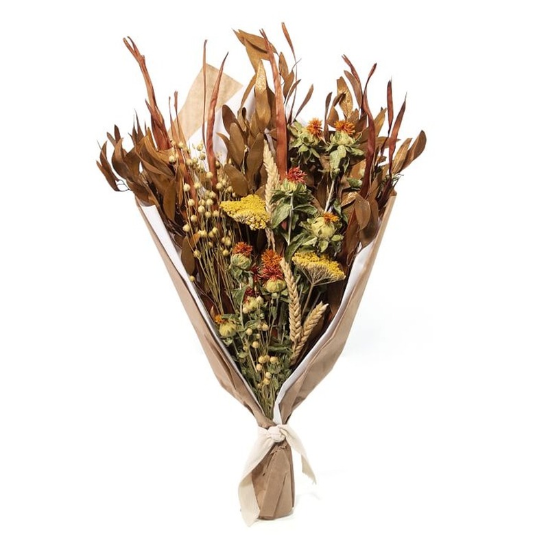 Dried flower bouquet