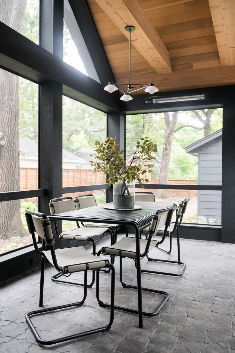 Amanda Marie Birnie screen porch dining area