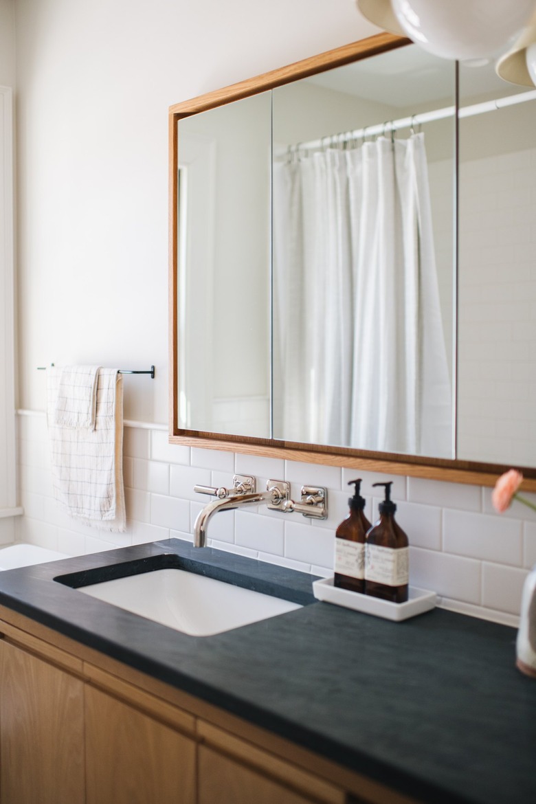 Amanda Marie Birnie upstairs bathroom