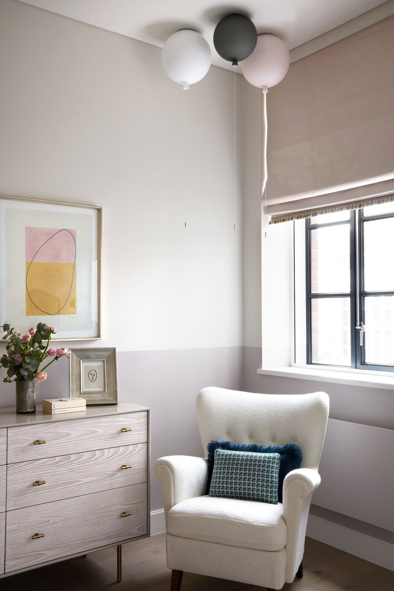 reading corner with balloon lamp lighting