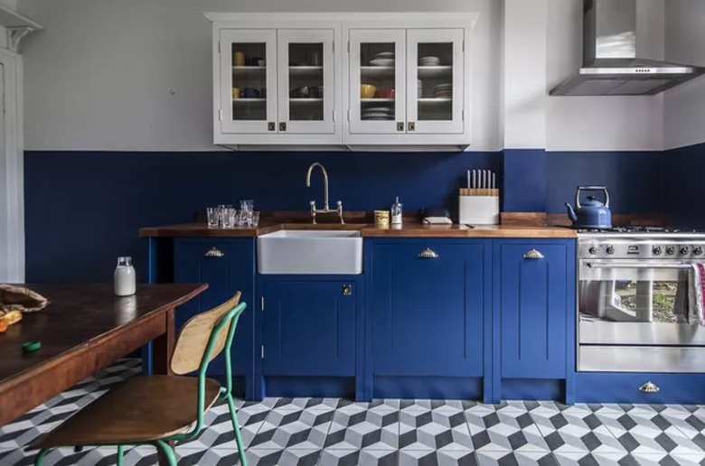 Kitchen with royal blue cabinets