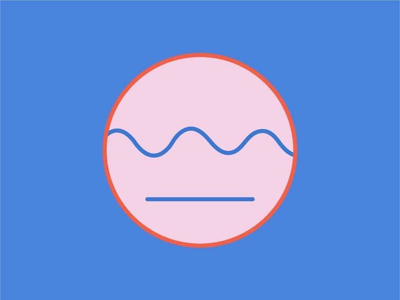 An illustration of the permanent press laundry symbol