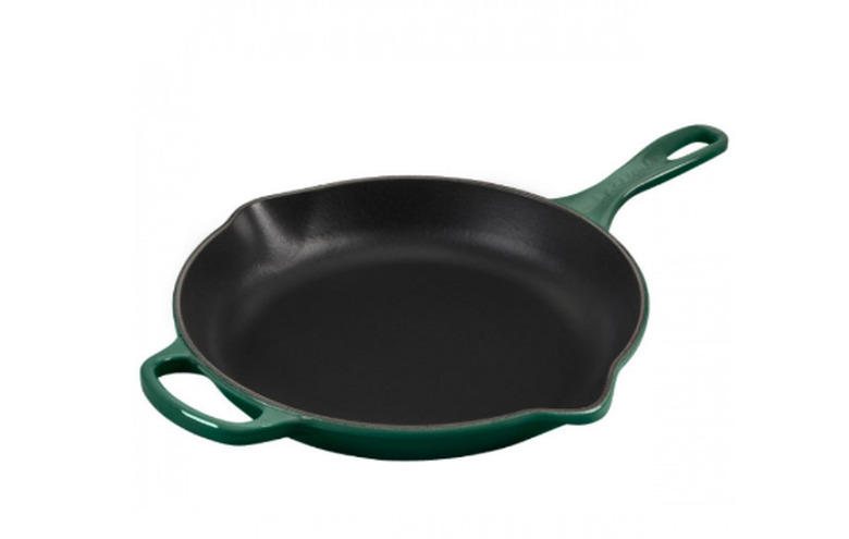 Le Creuset signature skillet in Artichaut