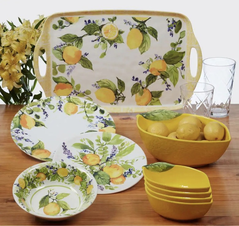 Image of a lemon melamind dinnerware set on a wooden table