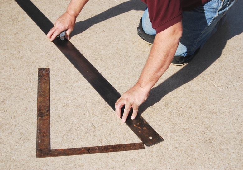 measuring out linoleum