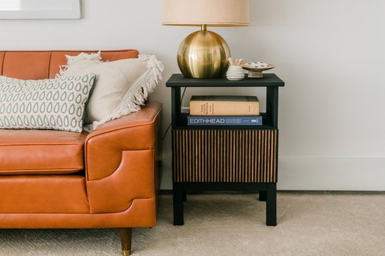 End table with drawers