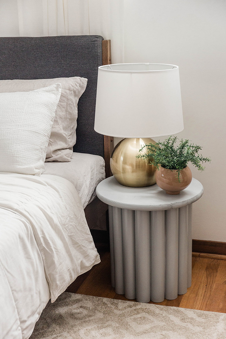 End table with fluted base