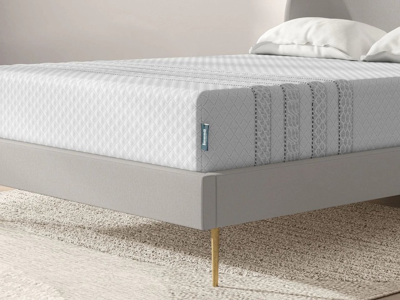 Leesa Sapira Hybrid Mattress on Leesa