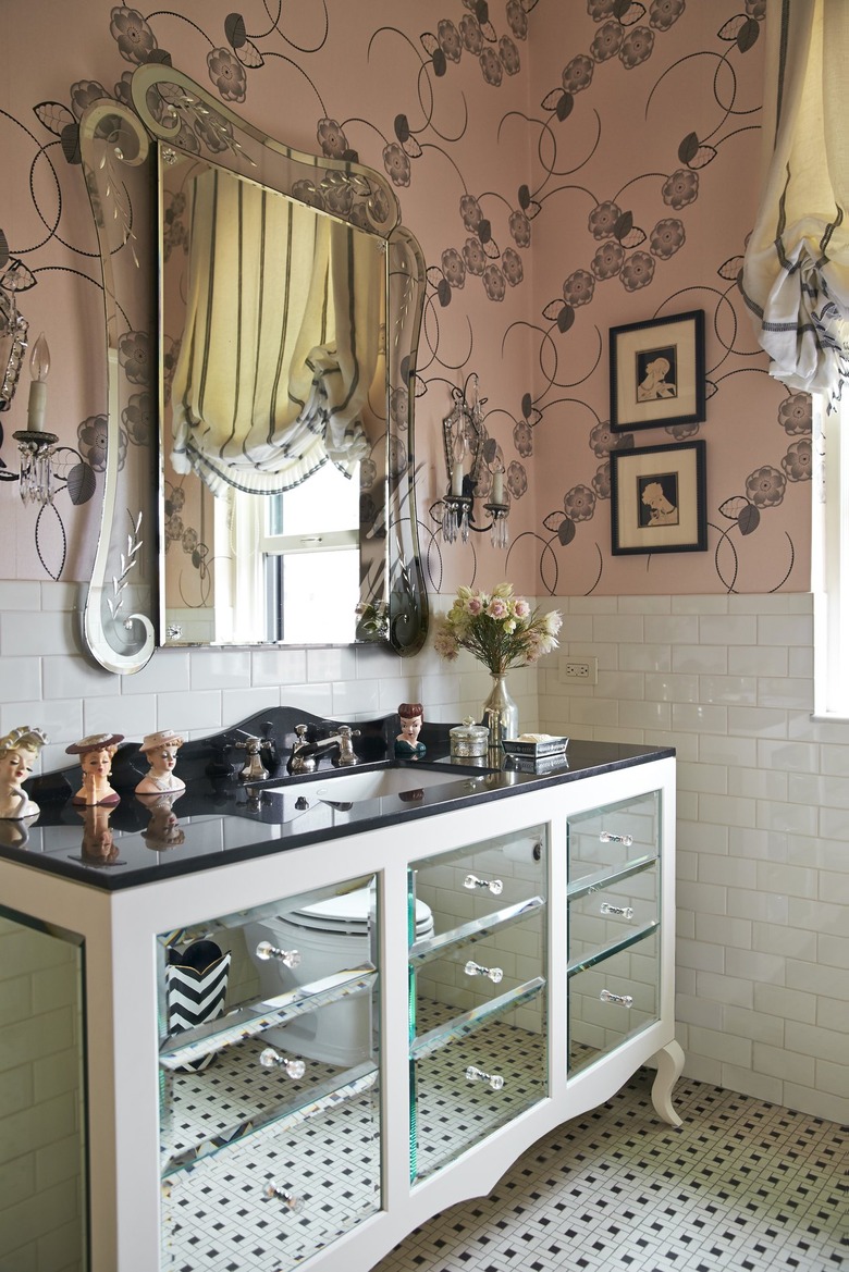 mirror maximalist bathroom
