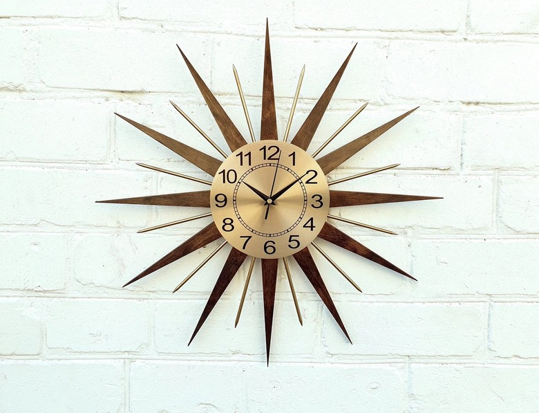 Masters3Sisters 24-Inch Starburst Wall Clock