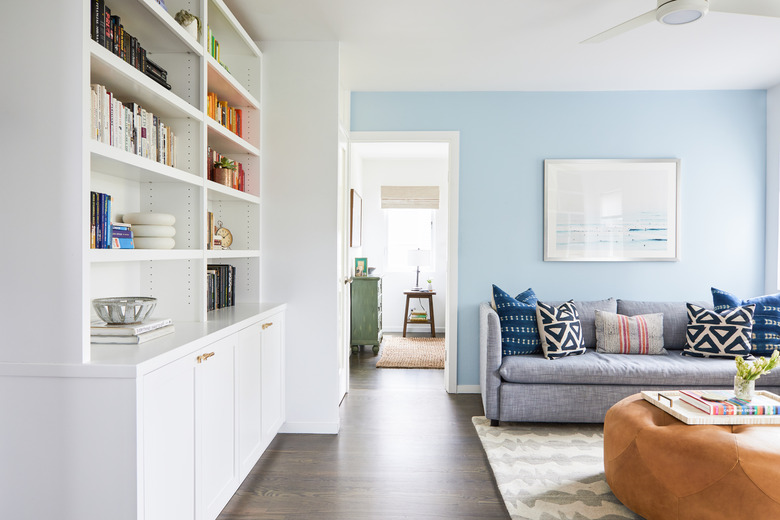 Beach-inspired den with a built-in bookshelf
