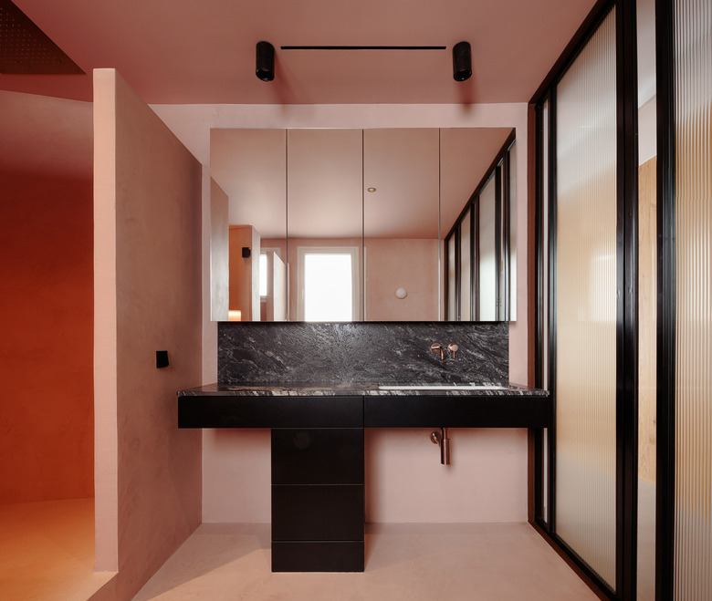 pink and black bathroom