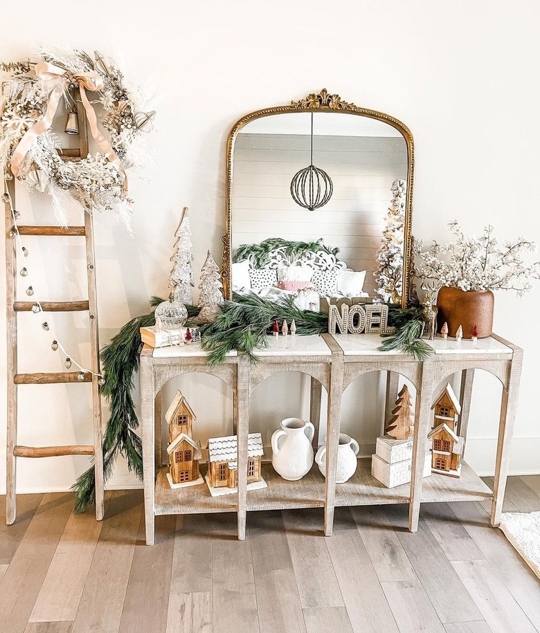 A modern farmhouse festive entry hall
