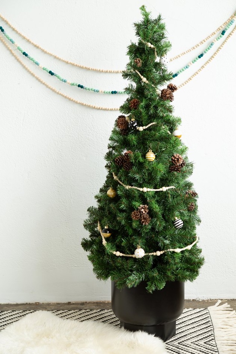 tomato cage Christmas tree display