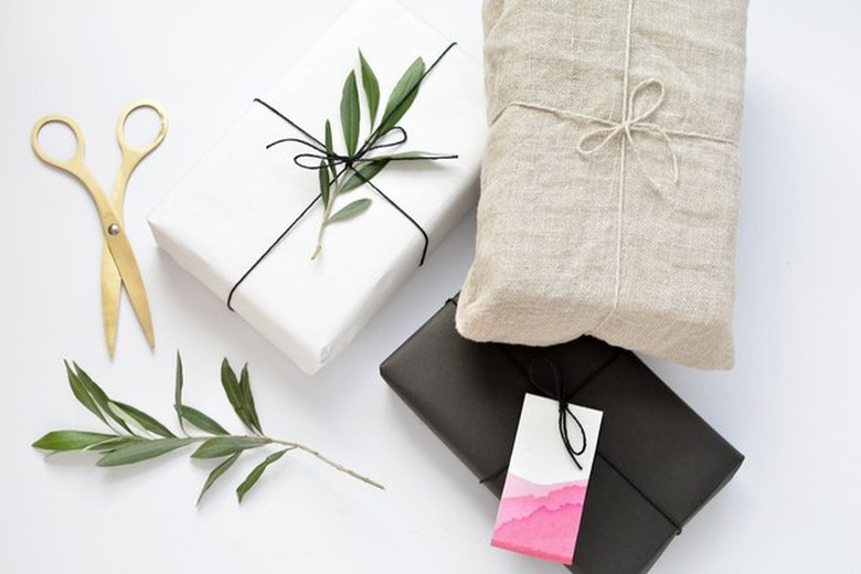 gift wrapping with natural materials