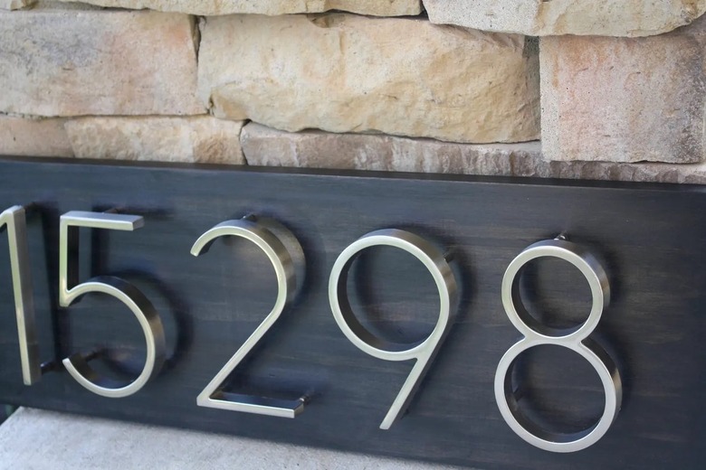 Appleridge Lane Modern House Address Plaque