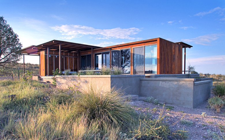 modern prefab home in Marfa