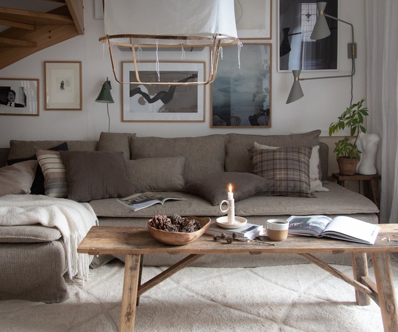 Mys/Hygge living room in neutral grays