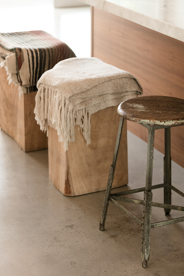 Kitchen island stools