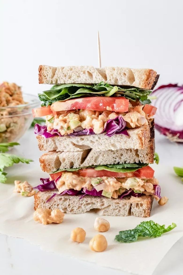 No-cook Buffalo chickpea sandwich
