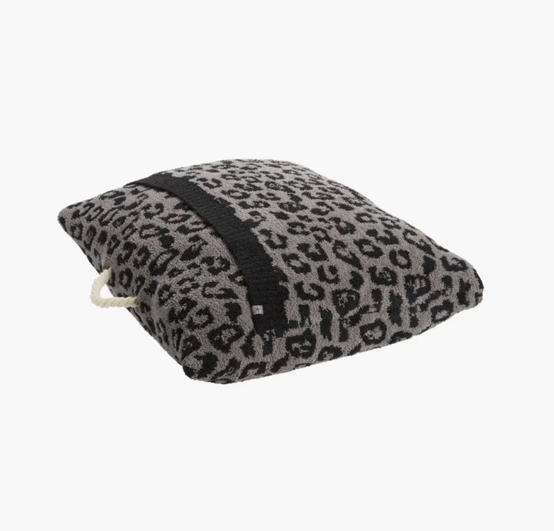 pet bed with pattern