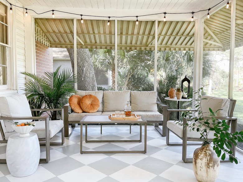 Sunroom with painted harlequin floor