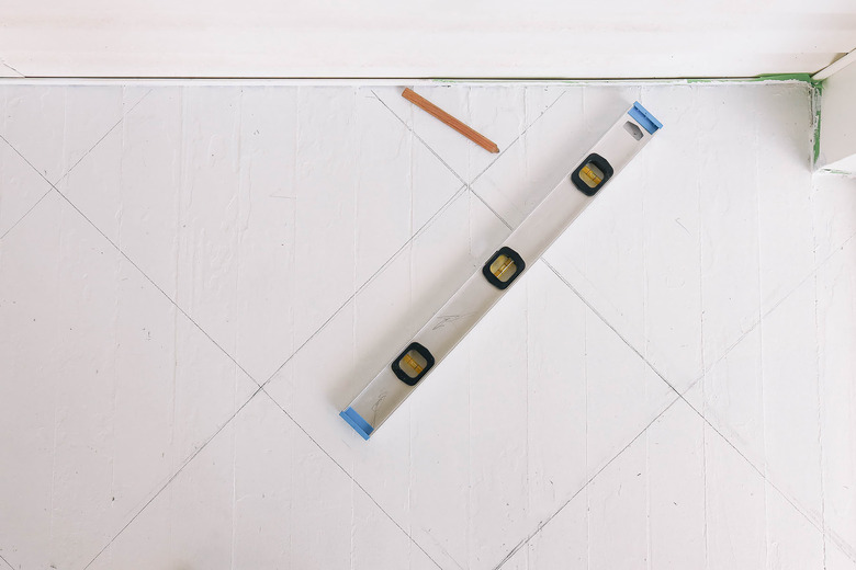 Extending lines of diamond pattern near wall and corner