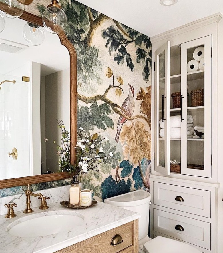 Bathroom with wallpaper