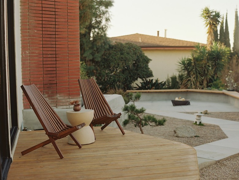 The Zen garden is located beside the main bedroom.