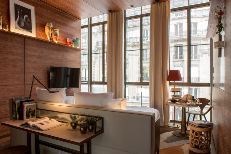 brach hotel paris guest room