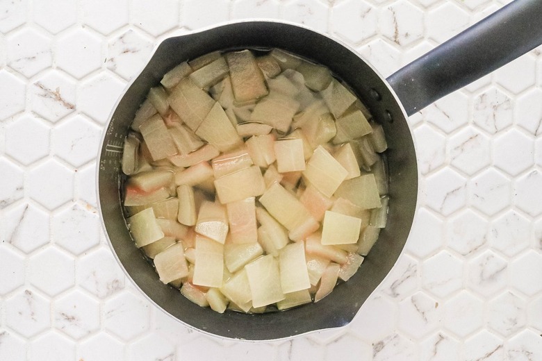 simmer rind in pot