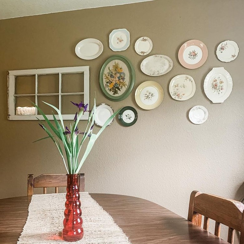 13 Wall Plate Decor Ideas We're Stealing From Instagram Hunker