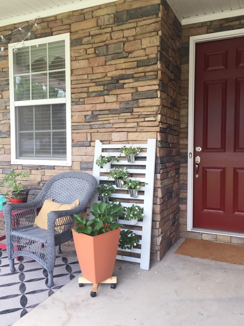 Behr paint color Red Pepper for front door