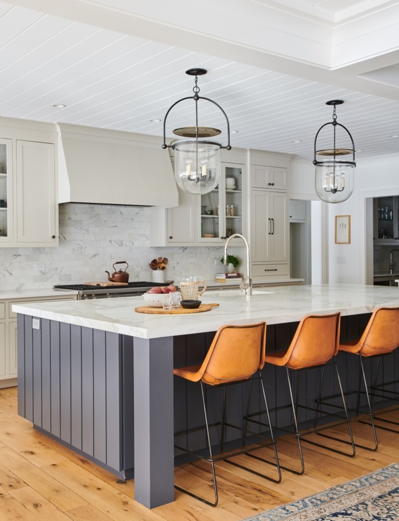 Benjamin Moore paint color Wrought Iron in kitchen