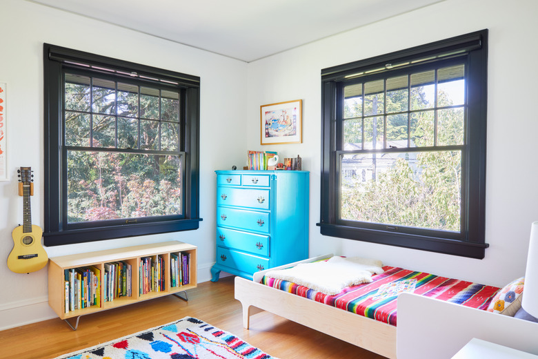 kid's room with black trim