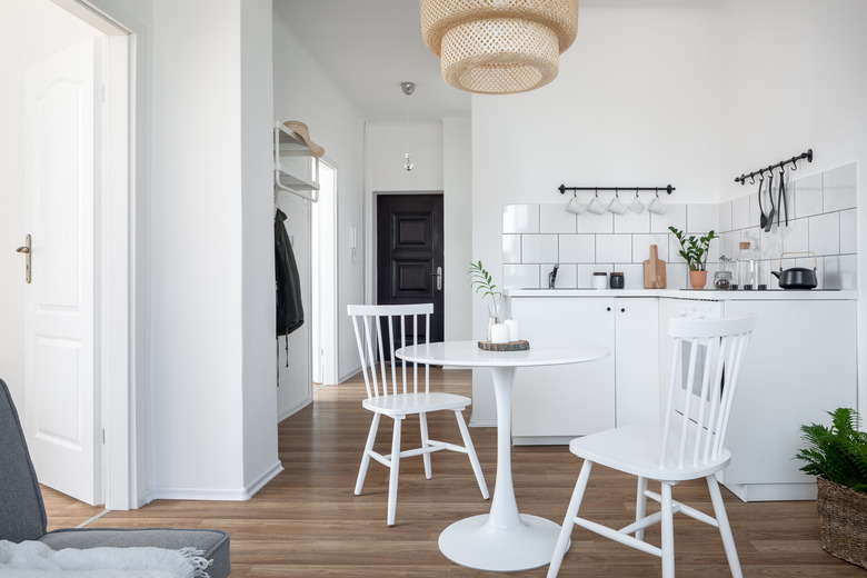 Kitchen with round table